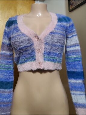 Aritizia Sunday Best Pastel Pink & Blue Striped V-Neck Cropped Sweater